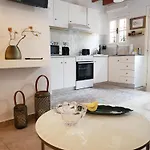 Sofi's House Rhodes City
